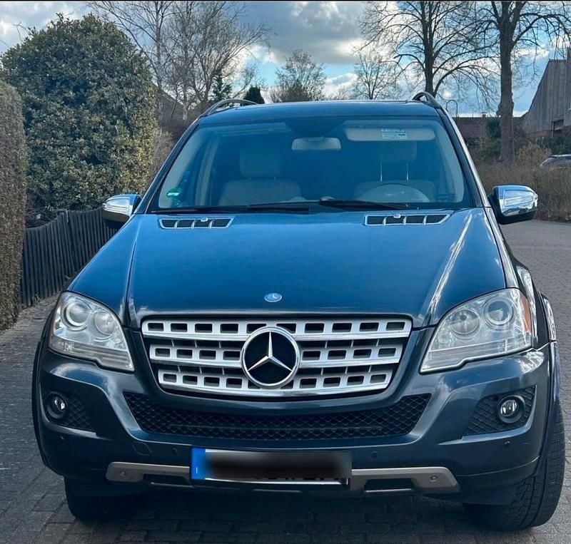 Gebraucht Mercedes ML350 272 PS (200 kW) 2010 Grau SUV