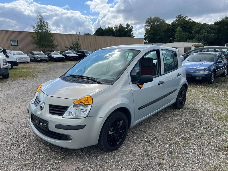 Second-hand Renault Modus 75 CP (55 kW) 2006 Argintiu Monovolum