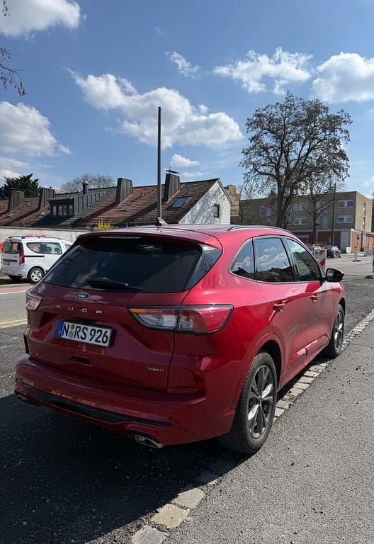 Gebraucht Ford Kuga ST-Line 224 PS (164 kW) 2021 Rot SUV