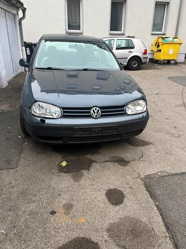 Grau Gebraucht 1999 VW Golf IV Kleinwagen | 300 € (Superpreis) - Bild 1/4