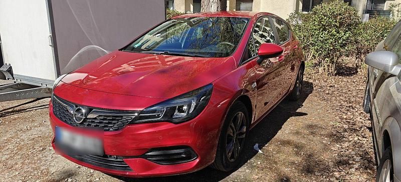 Second-hand Opel Astra 131 CP (96 kW) 2019 Roșu Berlinǎ