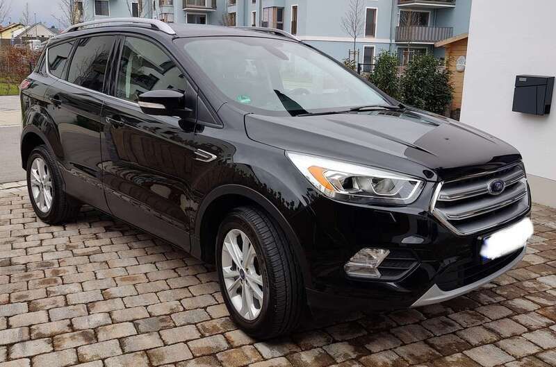 Schwarz Gebraucht 2017 Ford Kuga Titanium SUV | 15.000 € (Fairer Preis) - Bild 1/4