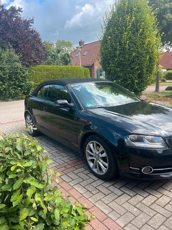 Schwarz Gebraucht 2011 Audi A3 Cabriolet Cabrio | 8.900 € (Fairer Preis) - Bild 1/1