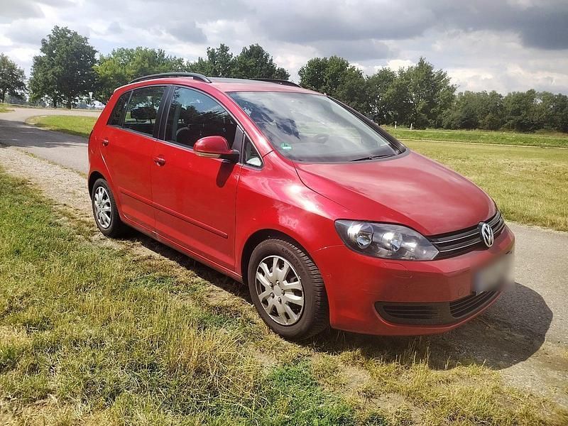 Rot Gebraucht 2009 VW Golf Plus Cross Comfortline Van / Kleinbus | 2.800 € (Guter Preis) - Bild 1/4