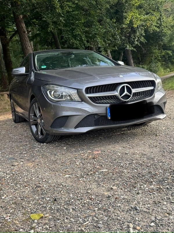 Gebraucht Mercedes CLA200 Urban 156 PS (114 kW) 2015 Grau Coupé