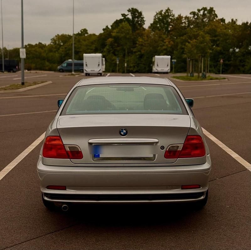 Gebraucht BMW 318 143 PS (105 kW) 2002 Silber Coupé