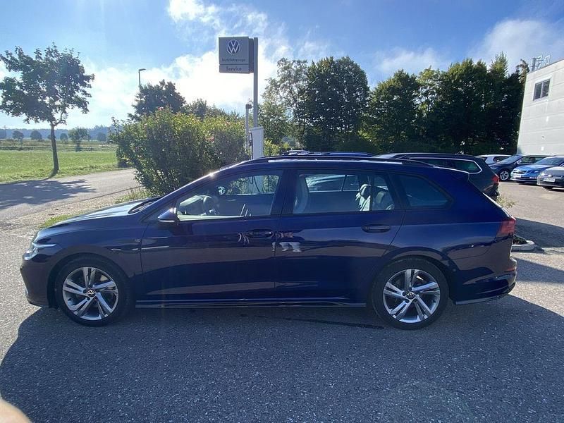 Gebraucht VW Golf VIII Active 150 PS (110 kW) 2022 Atlantik blue metallic Kombi