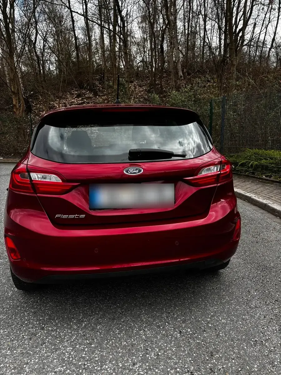 Gebraucht Ford Fiesta Cool & Connect 101 PS (74 kW) 2019 Rot Kleinwagen