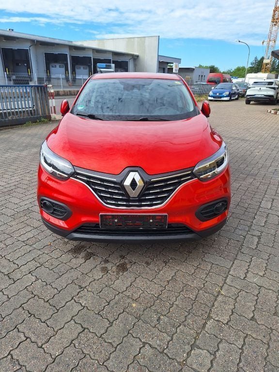 Rot Gebraucht 2021 Renault Kadjar Intens SUV | 15.999 € (Superpreis) - Bild 1/4