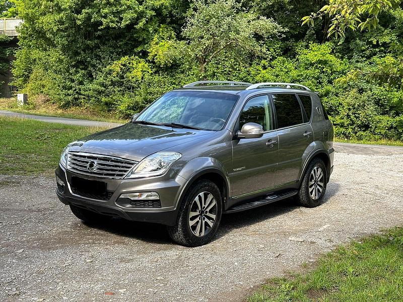 Beige Gebraucht 2013 Ssangyong Rexton SUV | 7.999 € (Guter Preis) - Bild 1/4