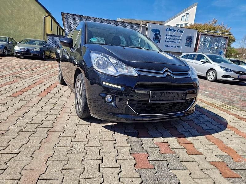 Gebraucht Citroën C3 SELECTION 68 PS (50 kW) 2016 Lackierung schwarz Kleinwagen