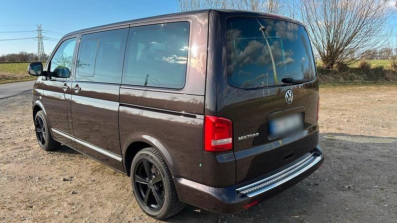 Usata VW Multivan Highline 180 CV (132 kW) 2010 Viola Monovolume