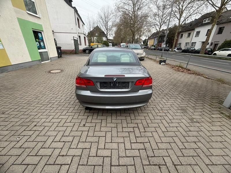 Gebraucht BMW 325 Cabriolet 218 PS (160 kW) 2007 Grau Cabrio