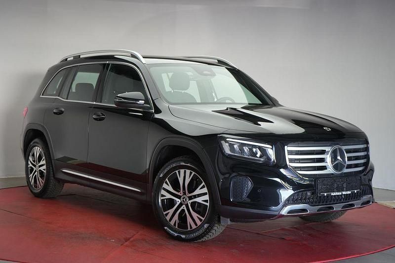 Schwarz Gebraucht 2024 Mercedes GLB200 SUV | 39.990 € (Guter Preis) - Bild 1/4