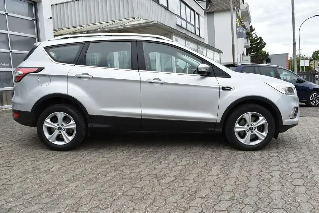Używany Ford Kuga Titanium 182 KM (133 kW) 2018 Srebrny SUV