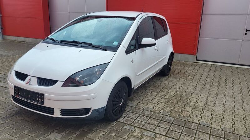 Weiß Gebraucht 2010 Mitsubishi Colt Limousine | 1.350 € (Superpreis) - Bild 1/4