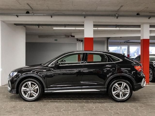 Gebraucht Audi Q3 Sportback S-Line 200 PS (147 kW) 2023 Mythosschwarz metallic SUV
