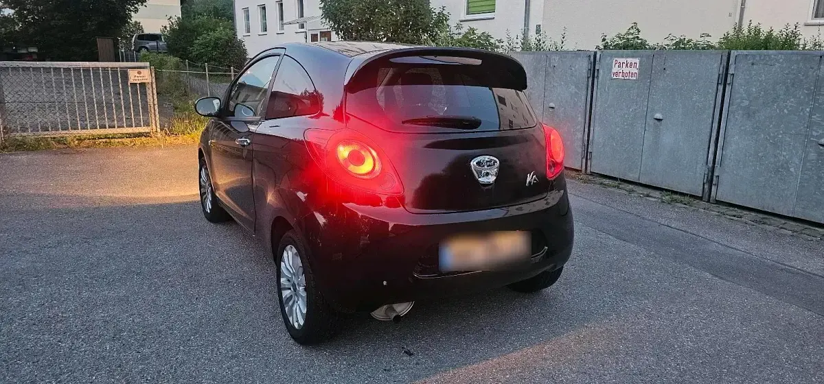 Gebraucht Ford Ka 90 PS (66 kW) 2010 Schwarz Kleinwagen
