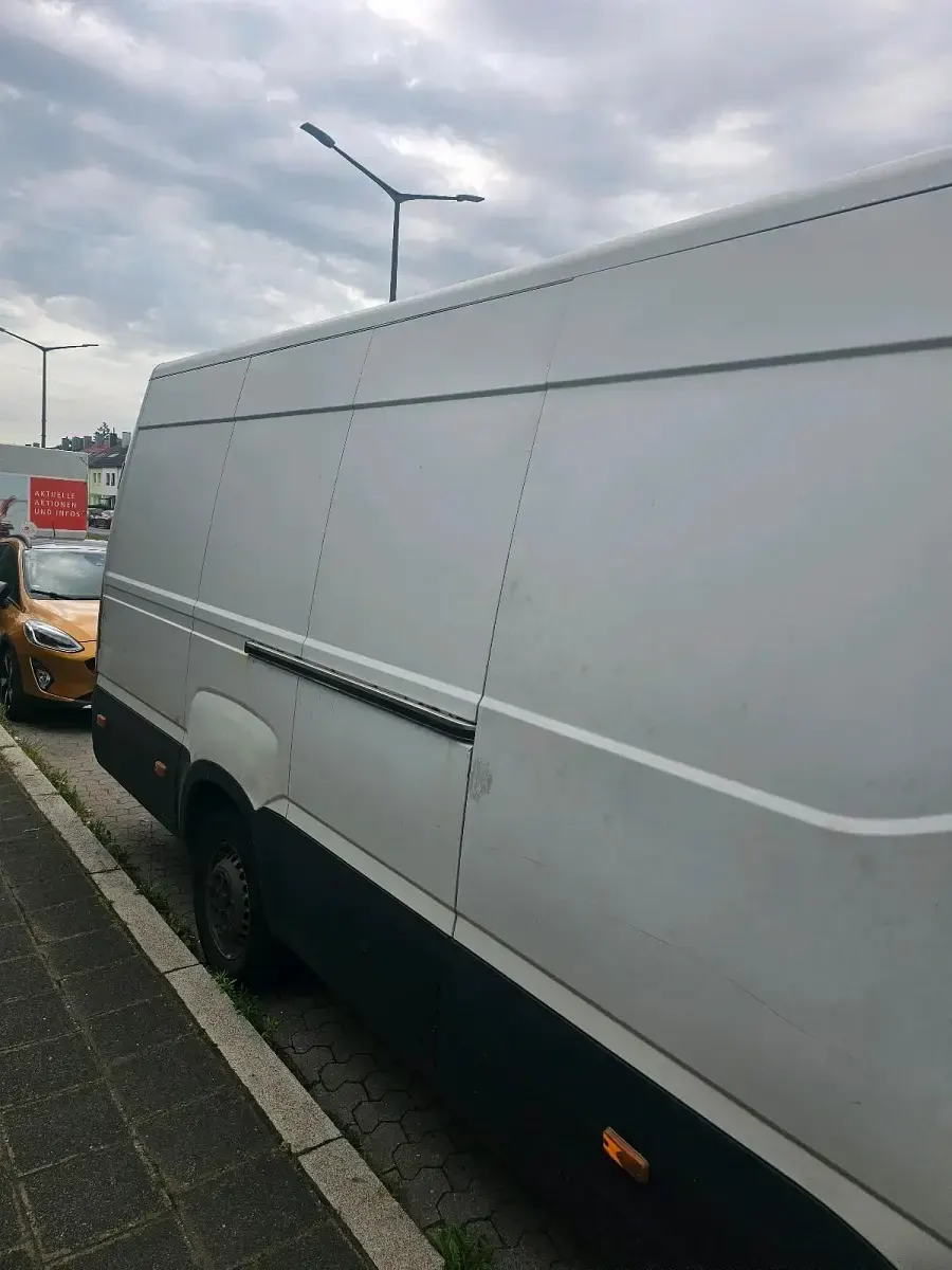 Gebraucht Iveco Daily 156 PS (114 kW) 2015 Weiß Van / Kleinbus