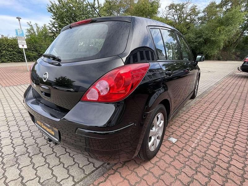 Gebraucht Nissan Tiida Acenta 110 PS (80 kW) 2011 Schwarz Limousine