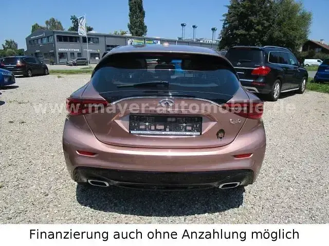 Gebraucht Infiniti Q30 335 PS (246 kW) 2017 Braun Limousine