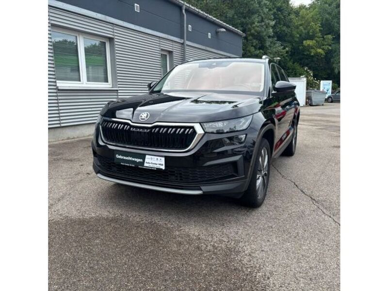 Schwarzmagic perleffekt (metallic) Gebraucht 2022 Skoda Kodiaq Tour SUV | 29.990 € (Superpreis) - Bild 1/3