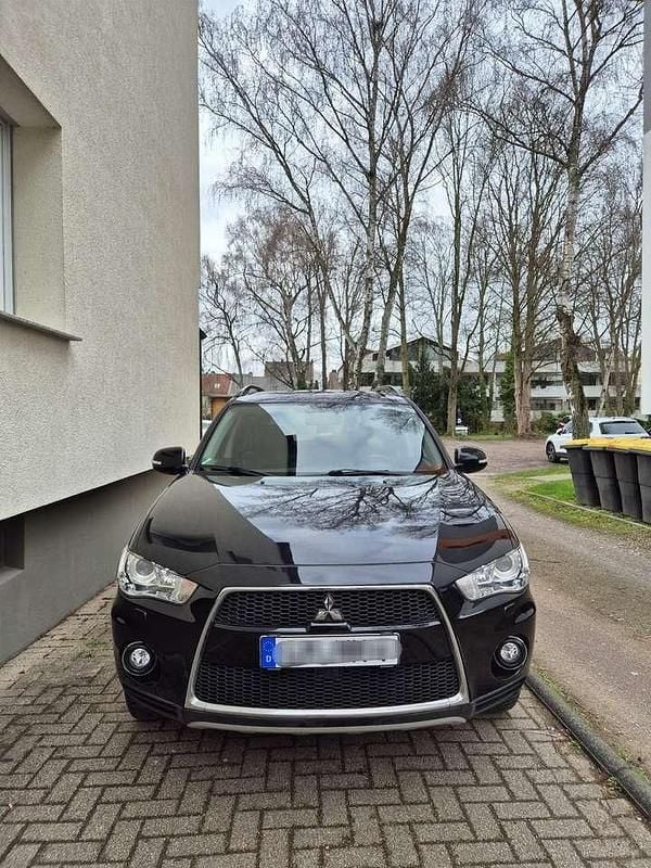 Gebraucht Mitsubishi Outlander 156 PS (114 kW) 2011 Schwarz SUV
