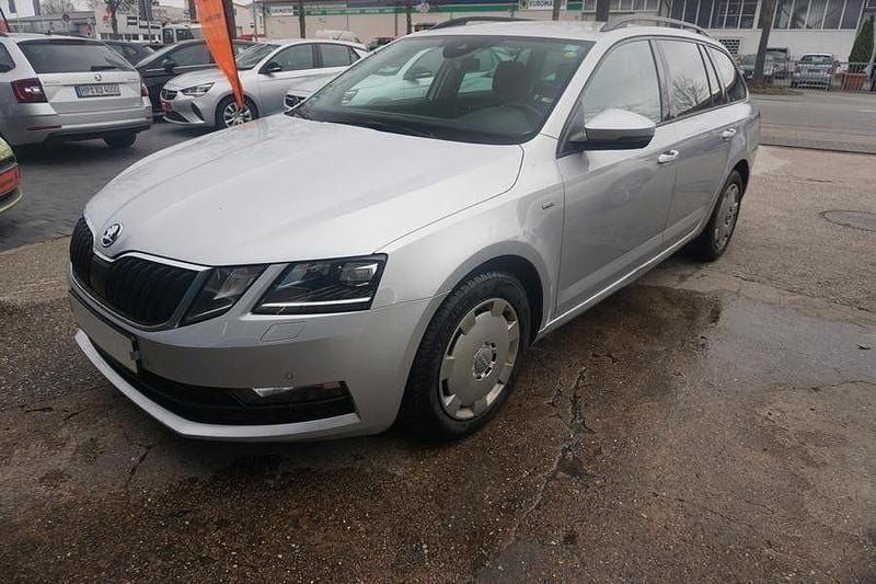 Gebraucht Skoda Octavia Clever 150 PS (110 kW) 2018 Silber Kombi