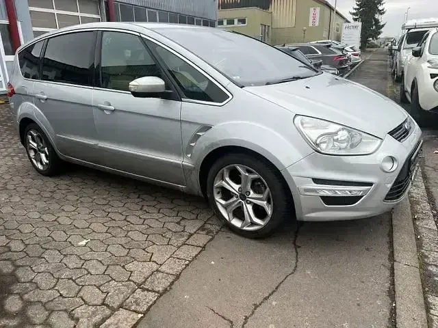 Gebraucht Ford S-MAX Titanium 163 PS (119 kW) 2013 Silber Van / Kleinbus