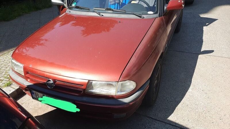 Braun Gebraucht 1996 Opel Astra Cabriolet Cabrio | 899 € (Guter Preis) - Bild 1/4