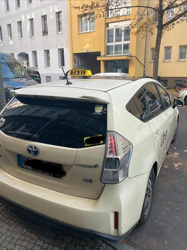 Gebraucht Toyota Prius+ Plus 99 PS (72 kW) 2014 Gelb Van / Kleinbus