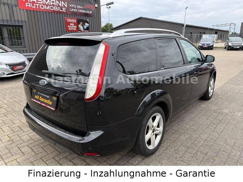 Gebraucht Ford Focus Style 101 PS (74 kW) 2010 Schwarz Kombi