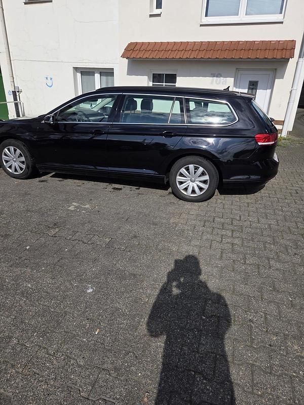 Gebraucht VW Passat Comfortline 150 PS (110 kW) 2018 Schwarz Kombi