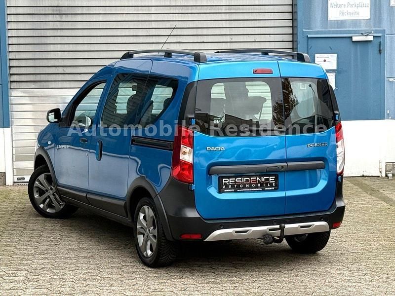 Gebraucht Dacia Dokker Stepway 116 PS (85 kW) 2015 Blau Van / Kleinbus