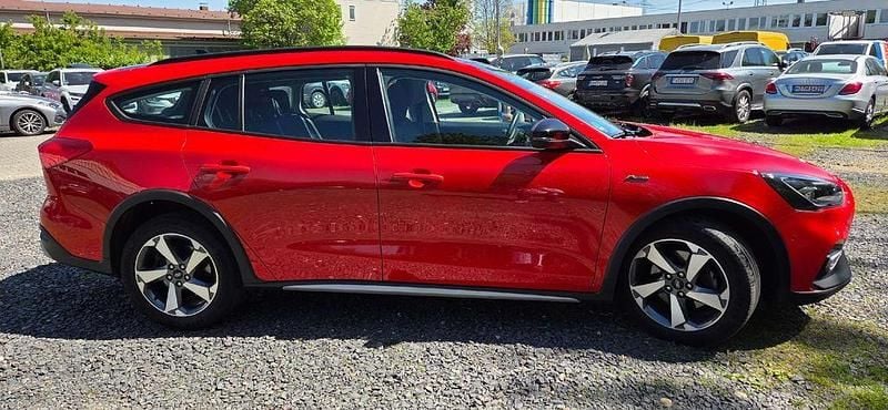 Second-hand Ford Focus Active 155 CP (114 kW) 2021 Roșu Berlinǎ