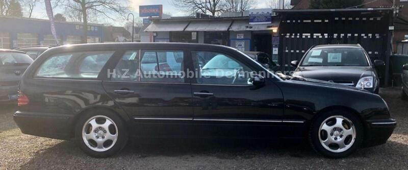 Gebraucht Mercedes E320 Avantgarde 197 PS (144 kW) 2001 Schwarz Kombi