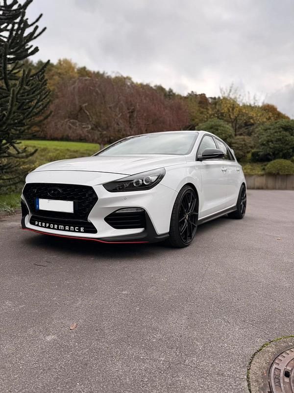 Weiß Gebraucht 2020 Hyundai i30 N Performance Limousine | 26.000 € (Fairer Preis) - Bild 1/4