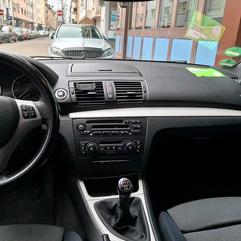 Gebraucht BMW 116 116 PS (85 kW) 2005 Schwarz Kleinwagen