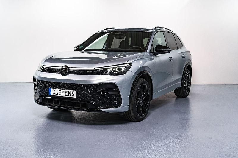 Gebraucht VW Tiguan Style 150 PS (110 kW) 2024 Oyster silver metallic SUV