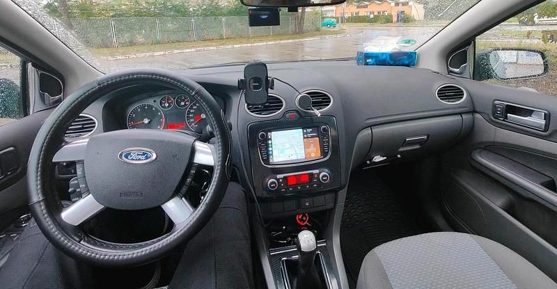 Blau Gebraucht 2008 Ford Focus Kleinwagen | 3.190 € (Etwas zu teuer) - Bild 1/4