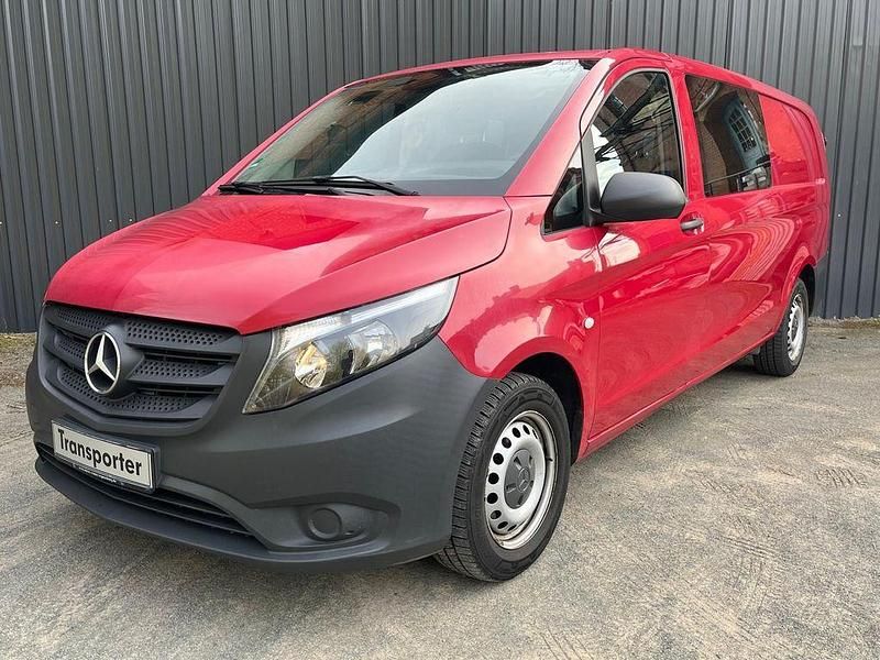 Usado Mercedes Vito 163 HP (119 kW) 2019 Vermelho Van