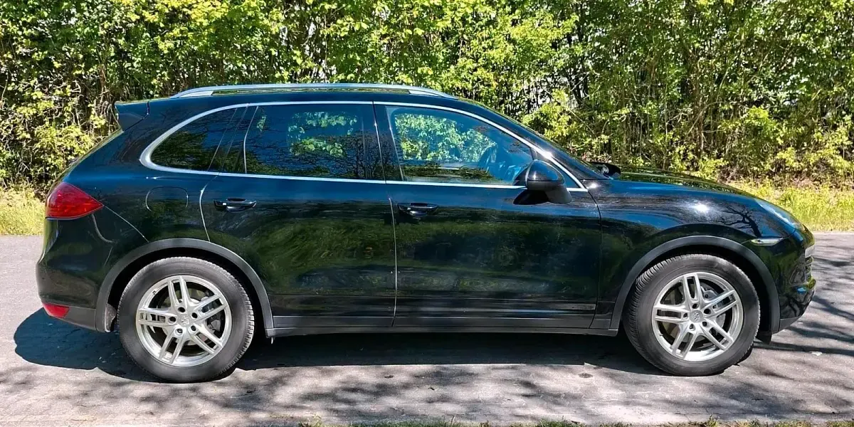 Second-hand Porsche Cayenne 245 CP (180 kW) 2011 Negru SUV