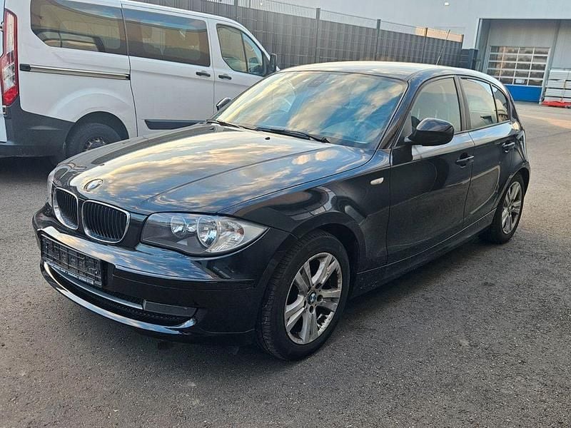 Gebraucht BMW 116 116 PS (85 kW) 2011 Schwarz Kleinwagen