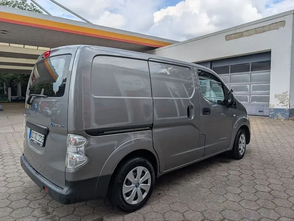 Gebraucht Nissan e-NV200 110 kW (150 PS) 2018 Grau Van / Kleinbus