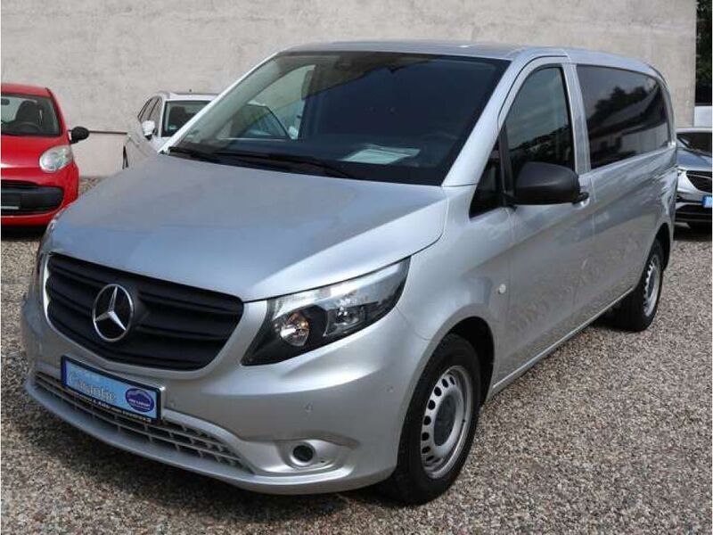 Brillantsilber metallic (metallic) Gebraucht 2021 Mercedes Vito Van / Kleinbus | 19.990 € (Superpreis) - Bild 1/4