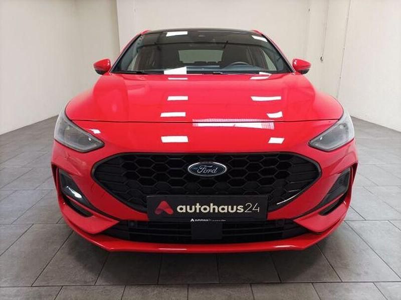 Gebraucht Ford Focus ST-Line X 155 PS (114 kW) 2023 Rot Limousine