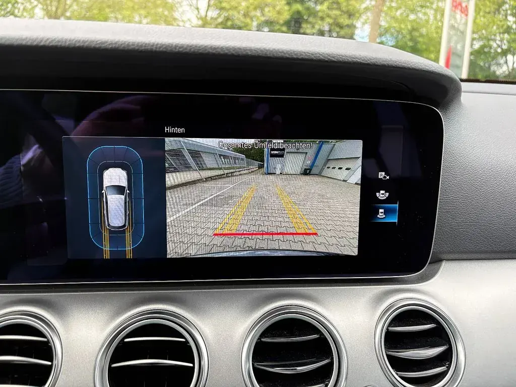 Gebraucht Mercedes E300 Avantgarde 211 PS (155 kW) 2022 Schwarz Kombi