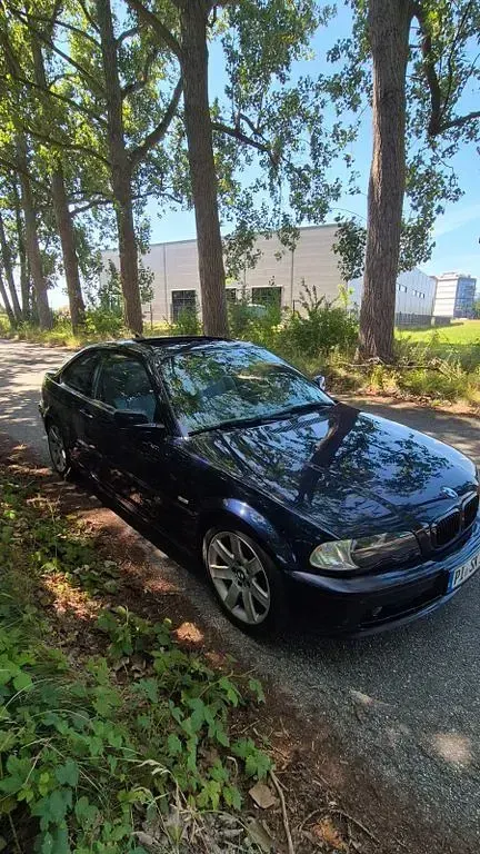 Gebraucht BMW 325 192 PS (141 kW) 2001 Blau Coupé
