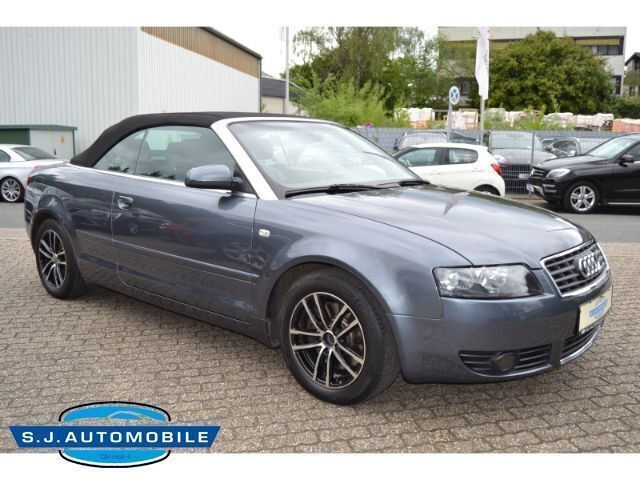 Grau Gebraucht 2004 Audi A4 Cabriolet Comfort Cabrio | 8.850 € (Teuer) - Bild 1/4