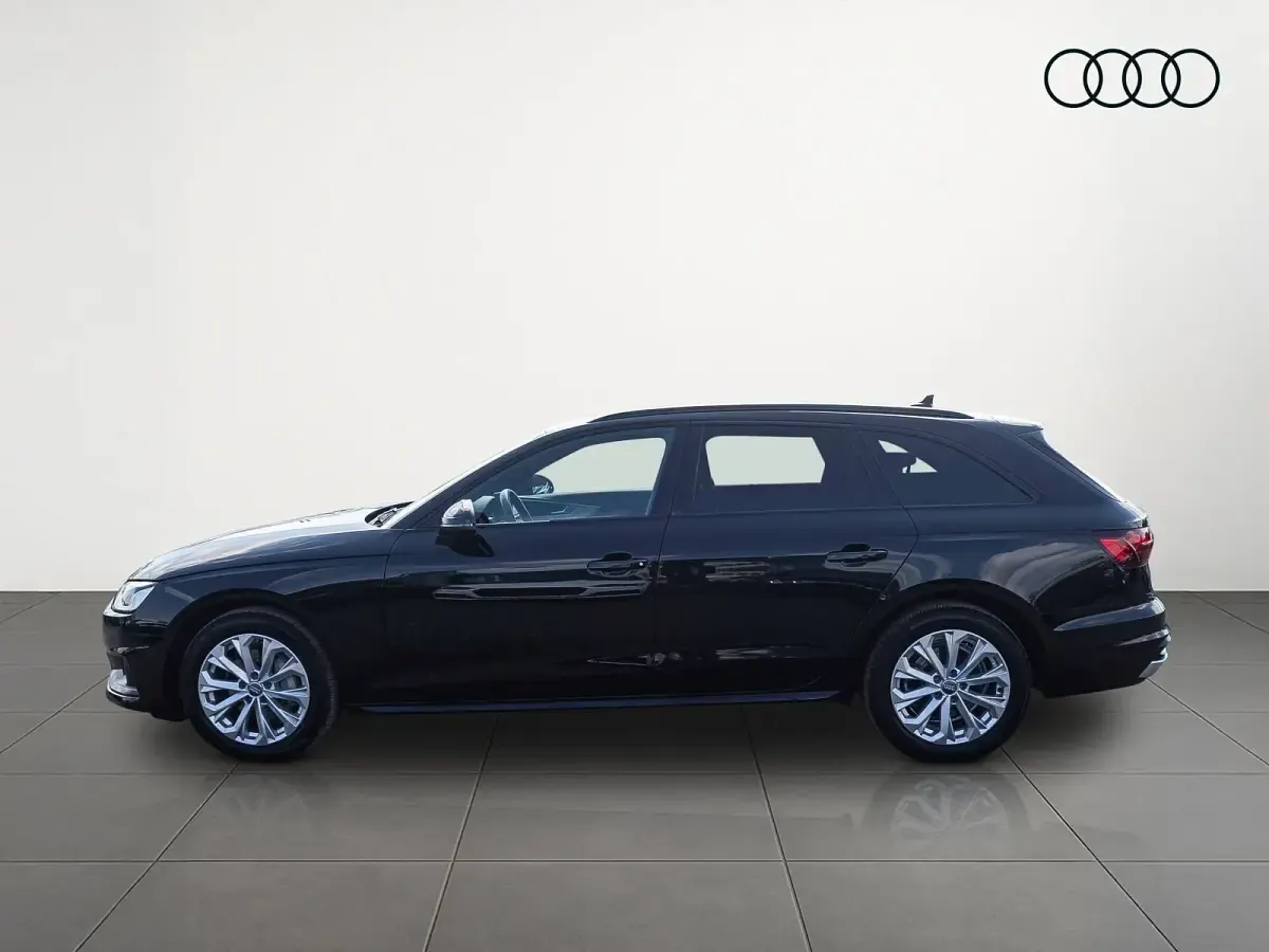 Gebraucht Audi A4 Advanced Plus 204 PS (150 kW) 2022 Mythosschwarz metallic Kombi